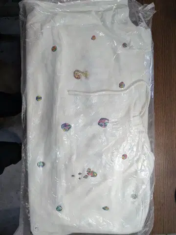 요네즈켄시/'22 변신 보석 후드티 [ WHITE L ]