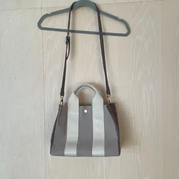 비올라라 로드 토트백