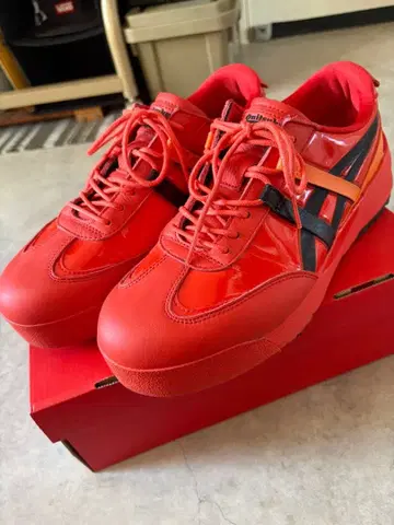 오니츠카타이거 데레게이션 27.5