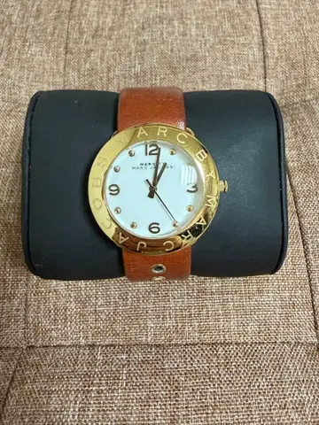 Marc Jacobs 마크제이콥스 손목시계 골드 가죽 브라운