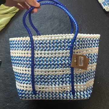 MALAIKA 파랑과 화이트 스트라이프 핸드백