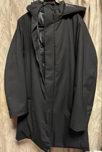 유니클로 하이브리드 다운 코트 거의 새상품급