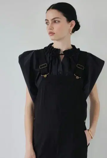 미개봉 새상품 ALEXIA STAM Gathered Neck Blouse