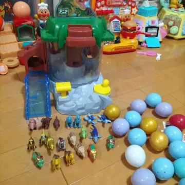 아니아 공룡 크레인, 캡슐 세트