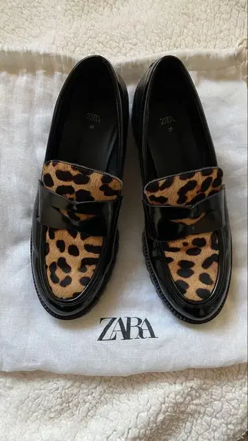 ZARA 레오파드 무늬 로퍼