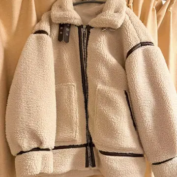 NICE CLAUP 아이보리 보아 자켓