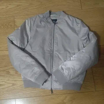 Theory MA-1 다운 자켓