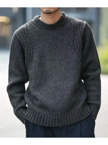 알파카 혼방 어깨 단 풀오버 EKAL 어반 리서치 도어스 에카