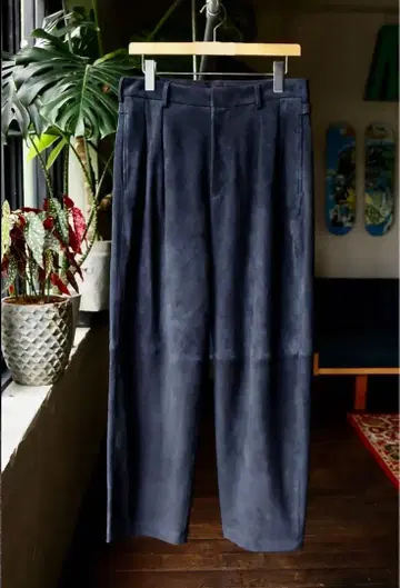 a.presse Suede Trousers NAVY 1