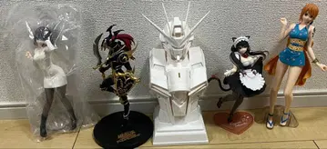 최종 가격 인하. 프라이스, 피규어 묶음 판매.