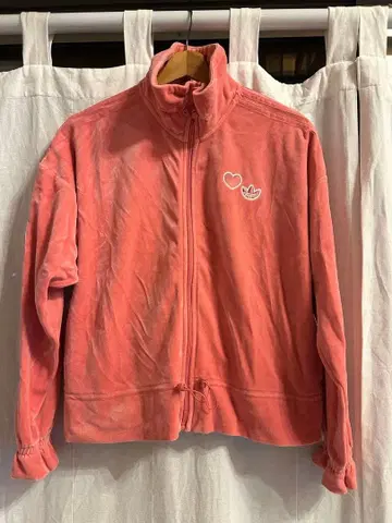 adidas 핑크 하트 자수 집업 후드티