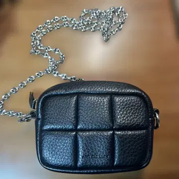 ADD CULUMN 블랙 숄더백