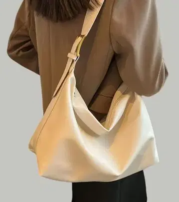 화이트 레더풍 슬링백 A26