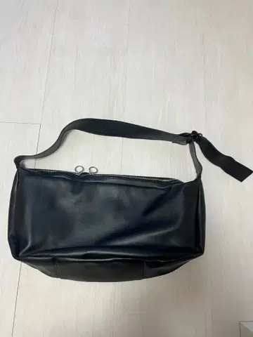 iPad용 에디터 백 (호보 백)