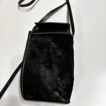 송치 미니 숄더백 블랙 내 포켓 부착