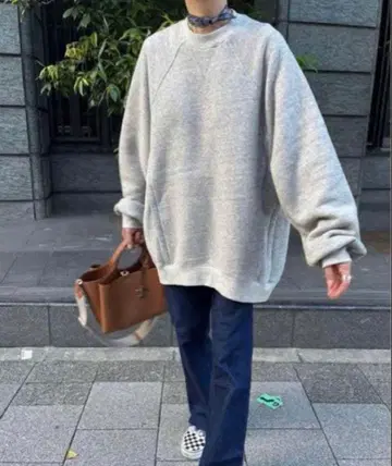 [새상품급] soyy. SWITCHING TRAINER gray 맨투맨