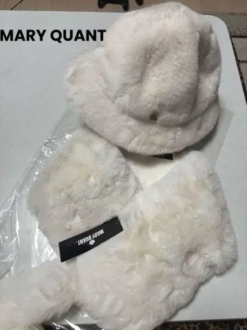 MARY QUANT 화이트 버킷 햇 머플러 세트