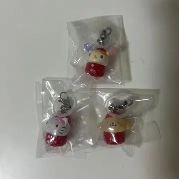 산리오 딸기 메지루시 액세서리 헬로키티 폼폼푸딩 우사하나