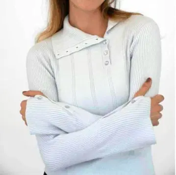 [ 새상품 ] WILLFULLY 위르프리 터틀 리브 니트 하이넥 니트