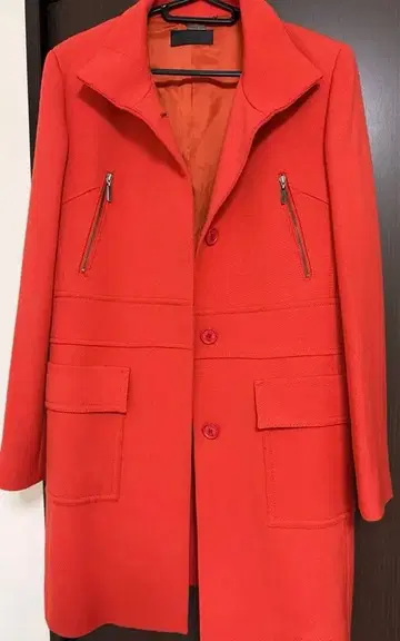 ICE 오렌지 지퍼 포켓 부착 코트