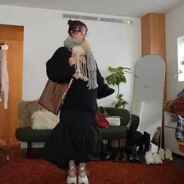 PINUE 아웃 포켓 토트백 브론즈