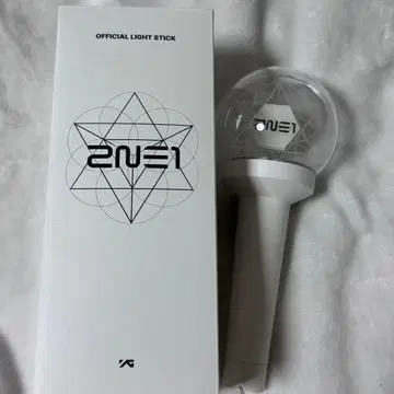2NE1 응원봉 화이트