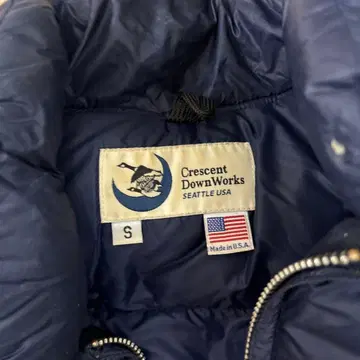 Crescent DownWorks 네이비 다운 베스트 S