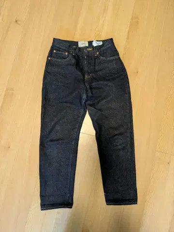 YAECA 테이퍼드 데님