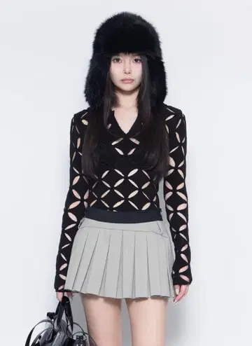 S knit fit tops repeat petal BLACK