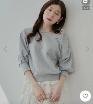 T셔츠 [7부 소매] 어깨 리본 원숄더 루즈 맨투맨 Chico