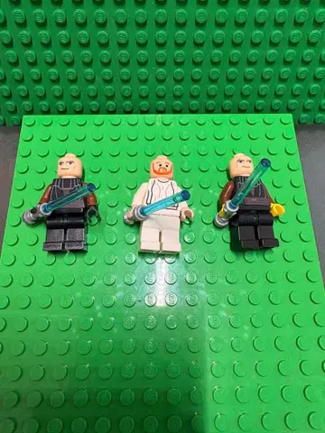 레고 미니피규어 3체와 라이트세이버 세트