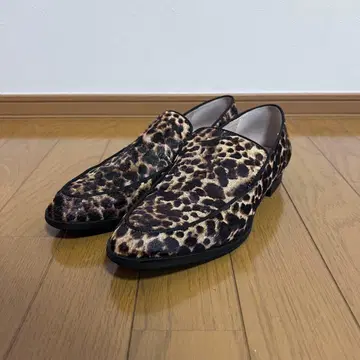 새상품급 ZARA 송치 레오파드 무늬 로퍼 레오파드 무늬 38