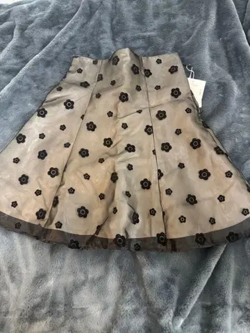 머큐리 듀오 마리쿠와 콜라보 미니 스커트