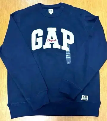 택 포함 새상품 GAP 네이비 맨투맨 M 사이즈 30주년 기념 모델