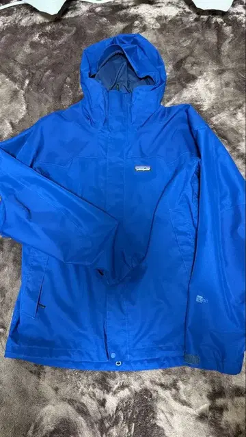 파타고니아 마운틴 파카 M 사이즈