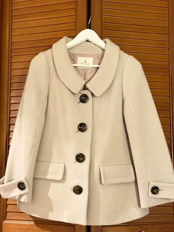 Ruby rivet 베이지 버튼 코트