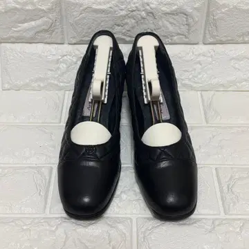 Artista Artigiano 블랙 가죽 퀼팅 펌프스