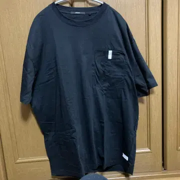 STAMPD 블랙 T셔츠 포켓 부착