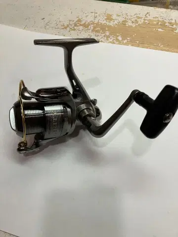 다이와 토너먼트 에어리티 2500 중고품 오누마 마사야 시바스