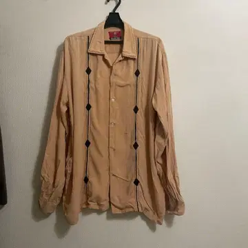 CREAM SODA 다이아몬드 자수 핑크 셔츠