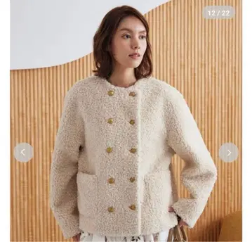 Mila Owen 금장 버튼 컬 퍼 자켓