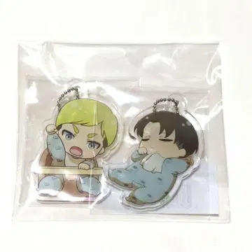 엘빈 리바이 진격의 거인 아크릴 키링 아기