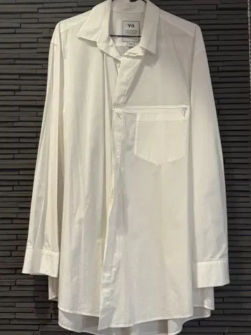 Y-3 화이트 셔츠 포켓 부착