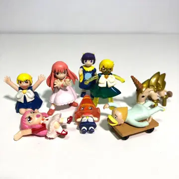 골드 컬러의 갓슈 미니 피규어 묶음 판매