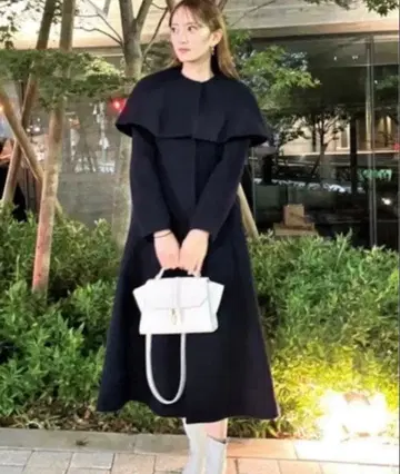 CELFORD 셀포드 케이프 포함 드레스 코트