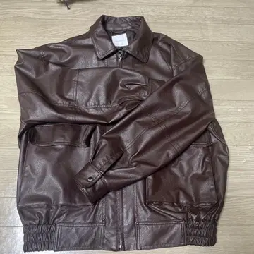 다크 브라운 가죽 자켓