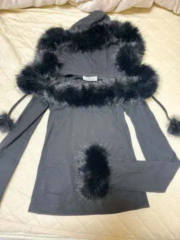 bubbles 버블스 후드 퍼 오프숄더 탑