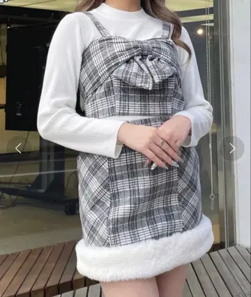 원 웨이 리본 뷔스티에 퍼 포함 스커트 셋업