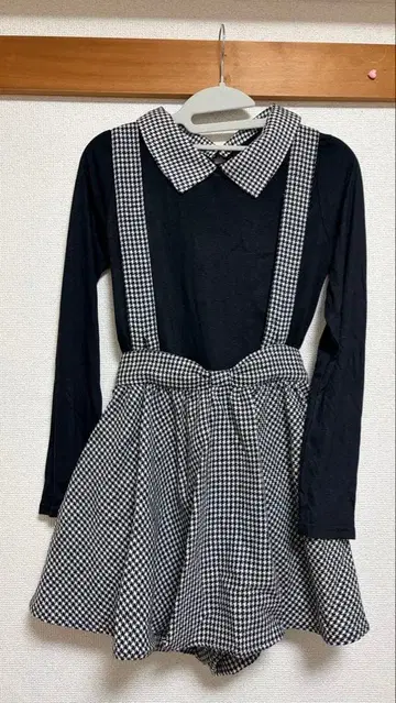 미사용 택 포함 INGNI 하운드투스 서스펜더 치마바지 긴팔 세트