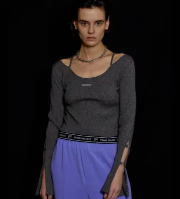 새상품급 PRANK PROJECT Split Sleeve Top